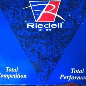 Brand new children size 3 rollerskatee